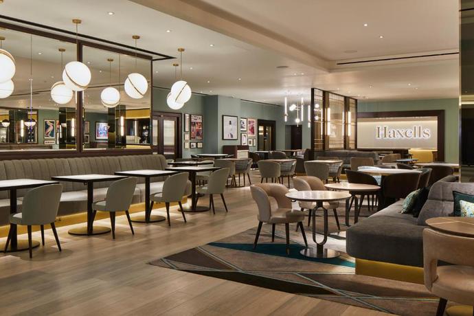 Imagen del bar/restaurante del Hotel Strand Palace. Foto 2