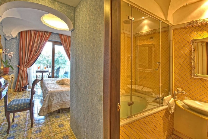 Imagen de la habitación del Hotel Strand Terme Delfini. Foto 12