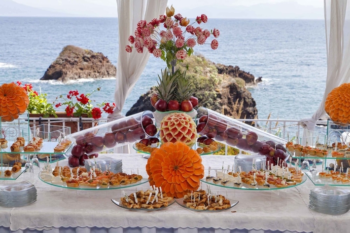 Imagen del bar/restaurante del Hotel Strand Terme Delfini. Foto 4