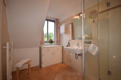 Imagen de la habitación del Hotel Strandgr&uuml;n Golf- and Spa Resort. Foto 11