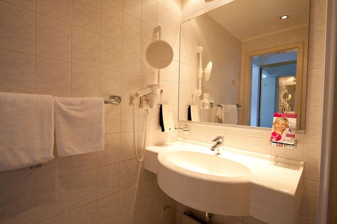 Imagen de la habitación del Hotel Strandhotel Ahlbeck. Foto 7