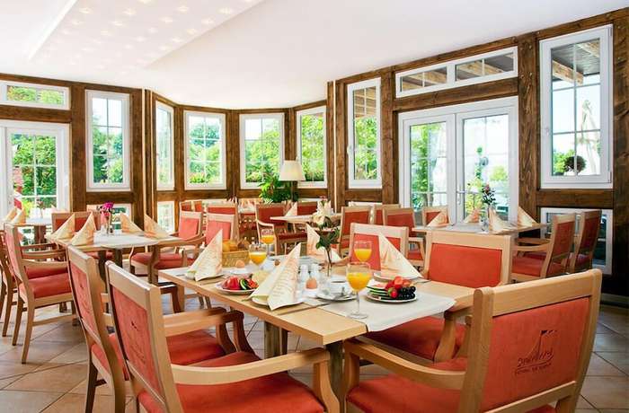 Imagen del bar/restaurante del Hotel Strandhotel Buckow. Foto 5