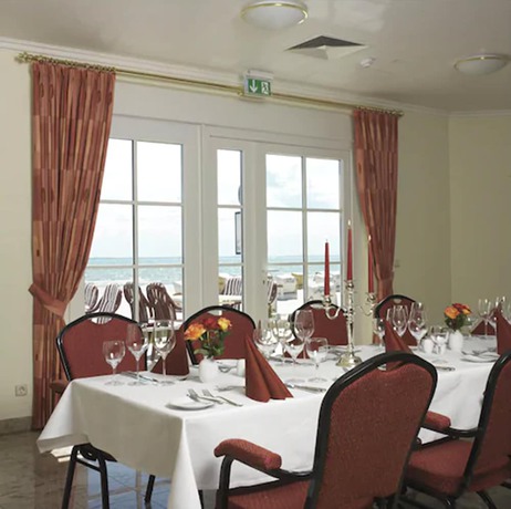 Imagen del bar/restaurante del Hotel Strandhotel Gromitz. Foto 7