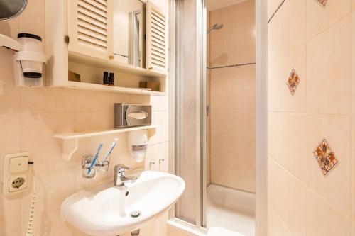 Imagen de la habitación del Hotel Strandhotel M&ouml;we. Foto 10