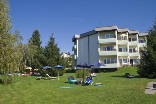 Imagen general del Hotel Strandhotel Schabus, Deber. Foto 1