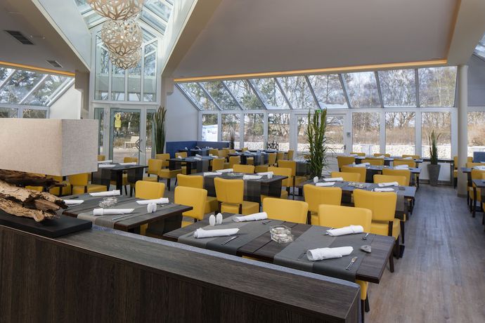 Imagen del bar/restaurante del Hotel Strandhotel Weissenh&auml;user Strand. Foto 8