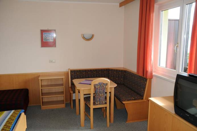 Imagen de la habitación del Hotel Strandhotel Weyregg. Foto 4