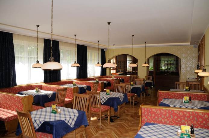 Imagen del bar/restaurante del Hotel Strandhotel Weyregg. Foto 3