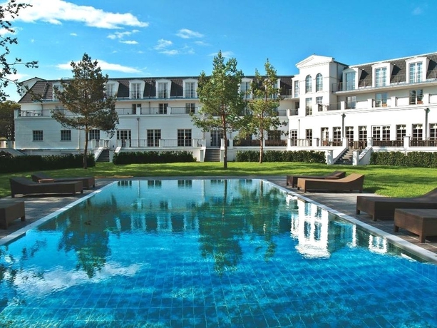 Imagen de la piscina del Hotel Strandhotel Zingst. Foto 15