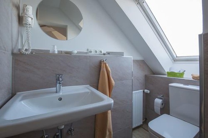 Imagen de la habitación del Hotel Strandr&auml;uber. Foto 16