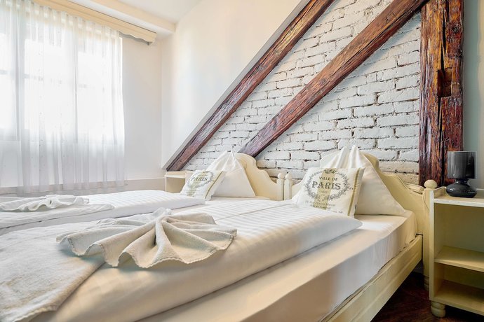 Imagen de la habitación del Hotel Strasser. Foto 5