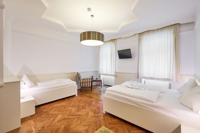 Imagen de la habitación del Hotel Strasser. Foto 10