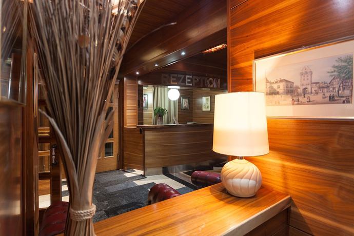 Imagen de los interiores del Hotel Strasser. Foto 20