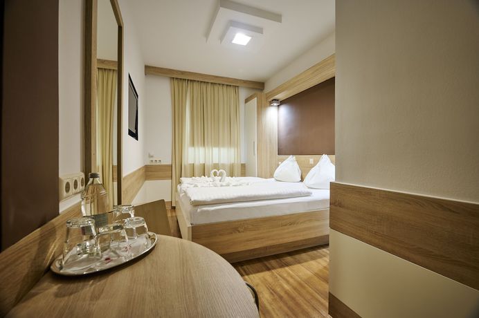 Imagen de la habitación del Hotel Strasser. Foto 12