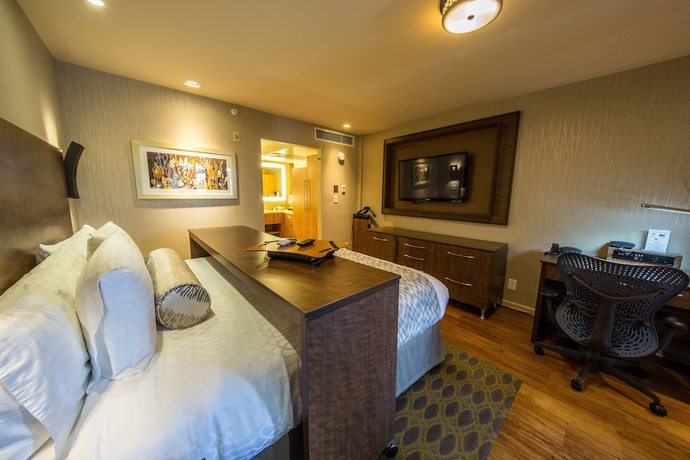 Imagen de la habitación del Hotel Strata. Foto 8