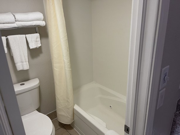 Imagen de la habitación del Hotel Stratford House Inn Branson. Foto 15