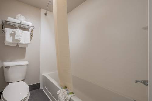 Imagen de la habitación del Hotel Stratford House Inns - Edmond. Foto 3