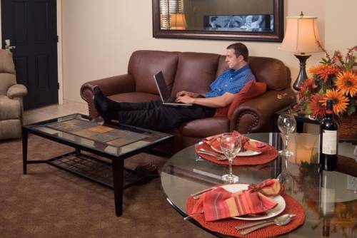 Imagen de la habitación del Hotel Stratford Suites Spokane Airport. Foto 8