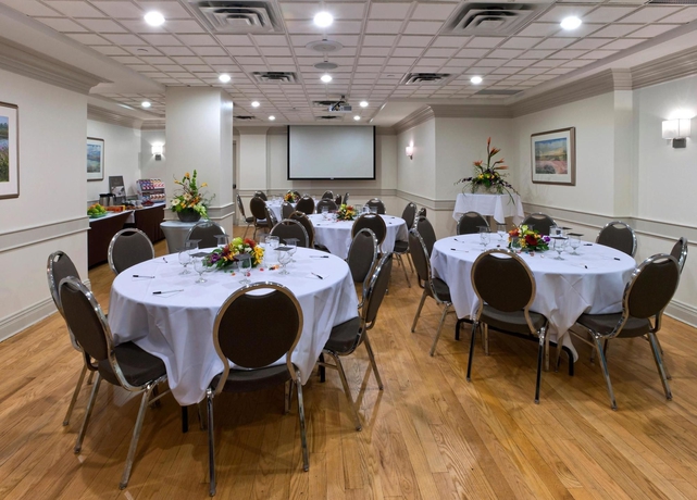 Imagen de los interiores del Hotel Strathcona, Toronto. Foto 13