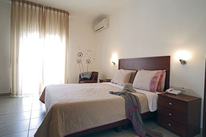 Imagen de la habitación del Hotel Stratos, Afitos. Foto 5