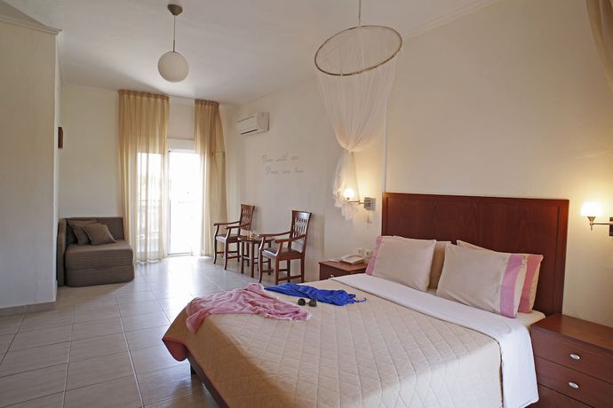 Imagen de la habitación del Hotel Stratos, Afitos. Foto 13