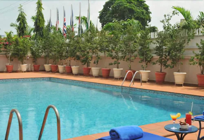 Imagen de la piscina del Hotel Stratton Asokoro. Foto 18