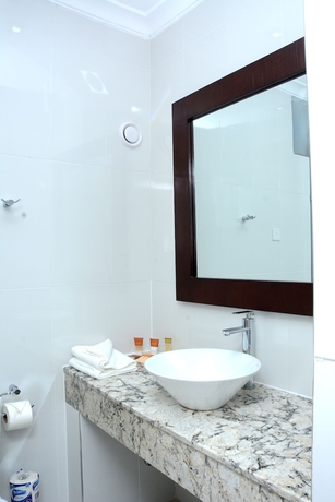 Imagen de la piscina del Hotel Stratton Asokoro. Foto 19