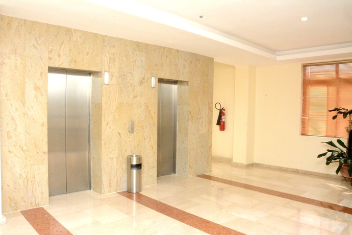 Imagen de los interiores del Hotel Stratton Asokoro. Foto 17