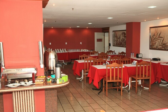 Imagen del bar/restaurante del Hotel Stratus Centro. Foto 21