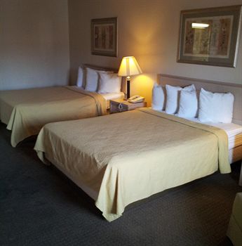 Imagen de la piscina del Hotel Stratus Suites - Boutique. Foto 16