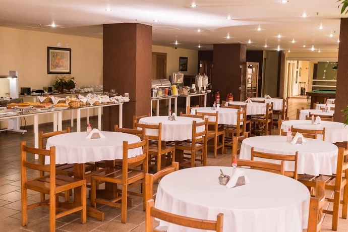 Imagen del bar/restaurante del Hotel Stratus Vila. Foto 4