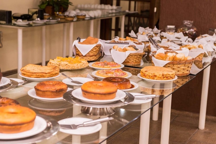 Imagen del bar/restaurante del Hotel Stratus Vila. Foto 5