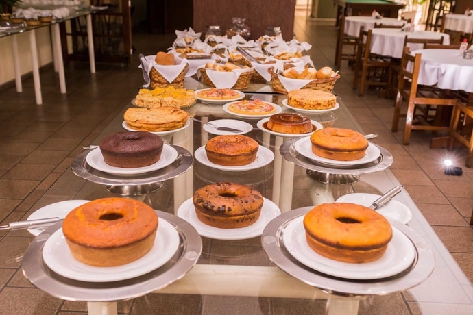 Imagen del bar/restaurante del Hotel Stratus Vila. Foto 10