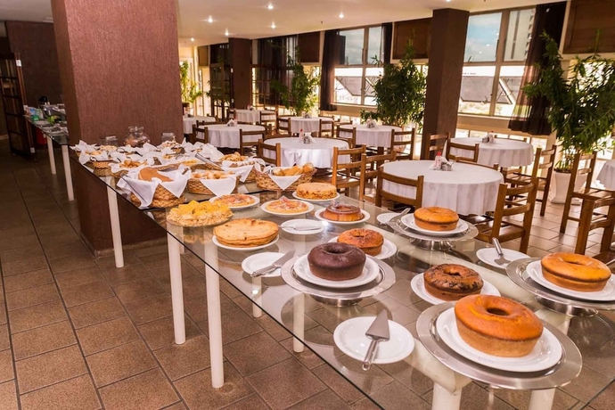 Imagen del bar/restaurante del Hotel Stratus Vila. Foto 11