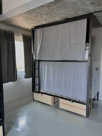 Imagen general del Hotel Straw Hat Surf Hostel. Foto 2