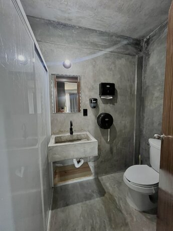 Imagen general del Hotel Straw Hat Surf Hostel. Foto 4