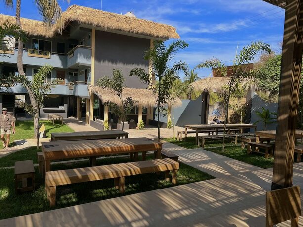 Imagen general del Hotel Straw Hat Surf Hostel. Foto 10