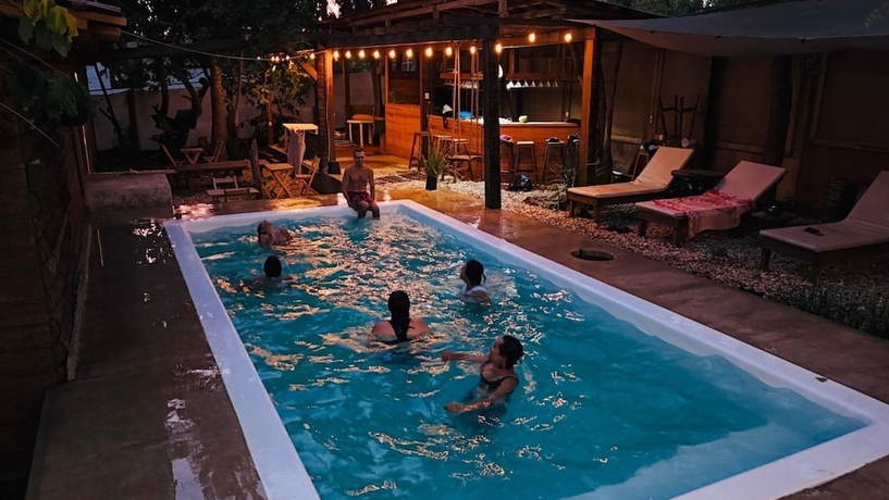 Imagen del bar/restaurante del Hotel Straw hat suites La punta. Foto 1
