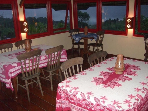 Imagen del bar/restaurante del Hotel Strawberry Hill & Restaurant. Foto 2