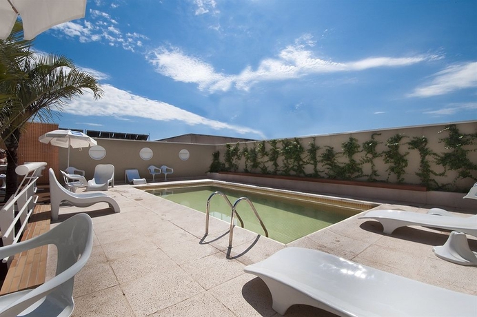 Imagen de la piscina del Hotel Stream Palace. Foto 14