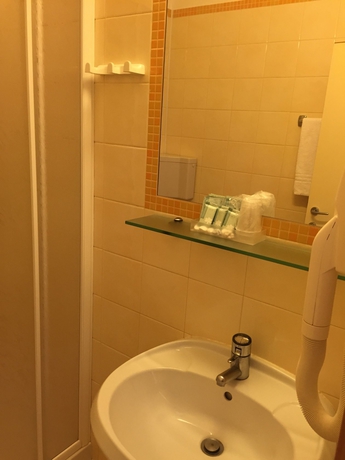 Imagen de la habitación del Hotel Stresa. Foto 6