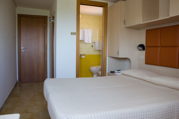 Imagen de la habitación del Hotel Stresa. Foto 12