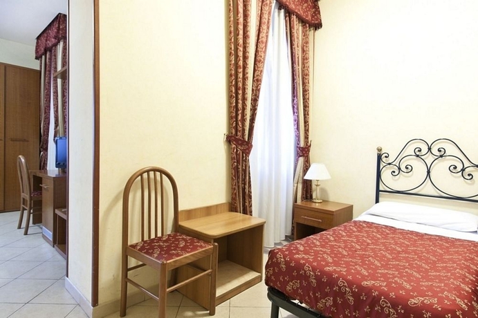 Imagen de la habitación del Hotel Stromboli. Foto 5