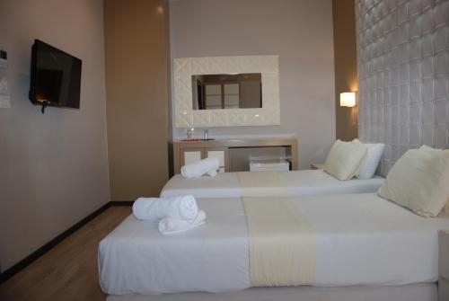 Imagen de la habitación del Hotel Strora. Foto 5