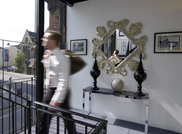 Imagen de los interiores del Hotel Strozzi Palace Suites By Mansley. Foto 19