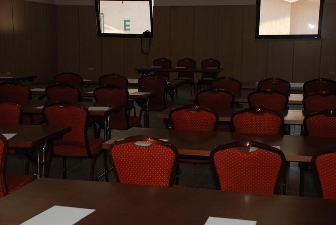 Imagen general del Hotel Student, Bucarest. Foto 10