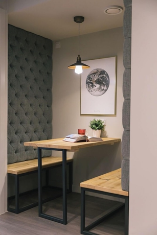 Imagen de los interiores del Hotel Student Only Bath Street. Foto 4