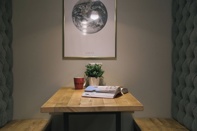 Imagen de los interiores del Hotel Student Only Bath Street. Foto 7