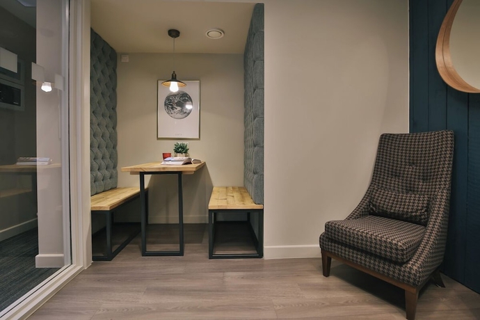 Imagen de los interiores del Hotel Student Only Bath Street. Foto 10