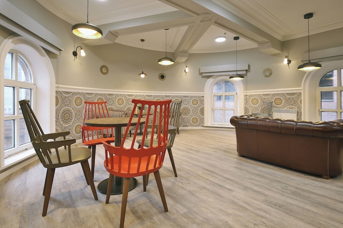 Imagen de los interiores del Hotel Student Only Provincial House. Foto 7